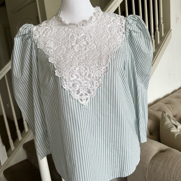 Sea New York Elegant White and Green Striped Lace Blouse - Picture 2 of 14